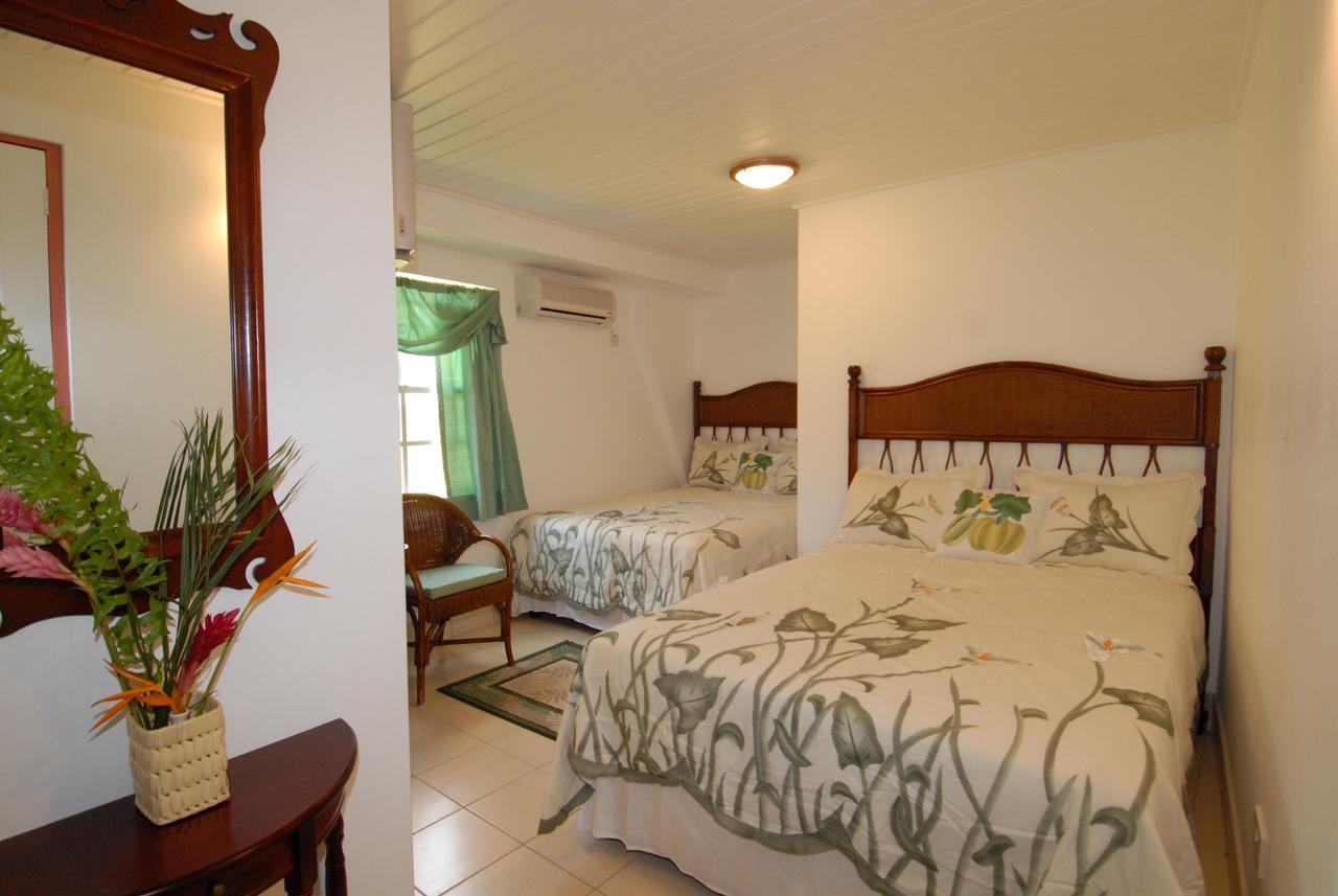 Deyna'S City Inn St. George's Екстериор снимка