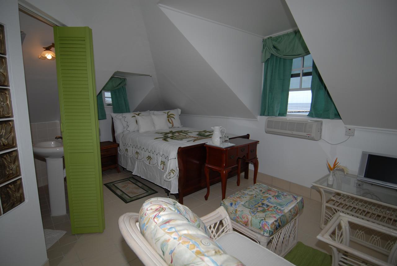 Deyna'S City Inn St. George's Екстериор снимка
