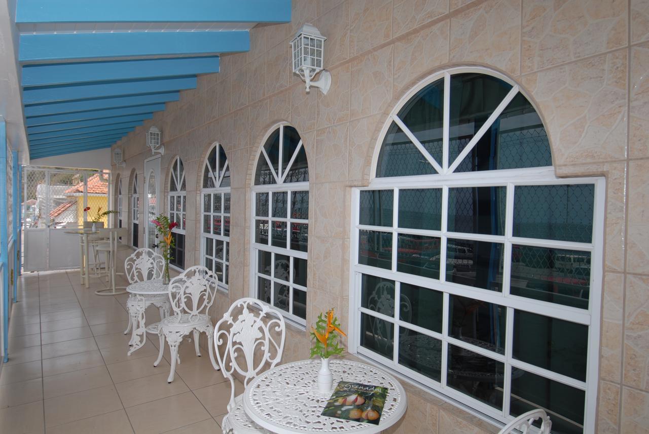 Deyna'S City Inn St. George's Екстериор снимка